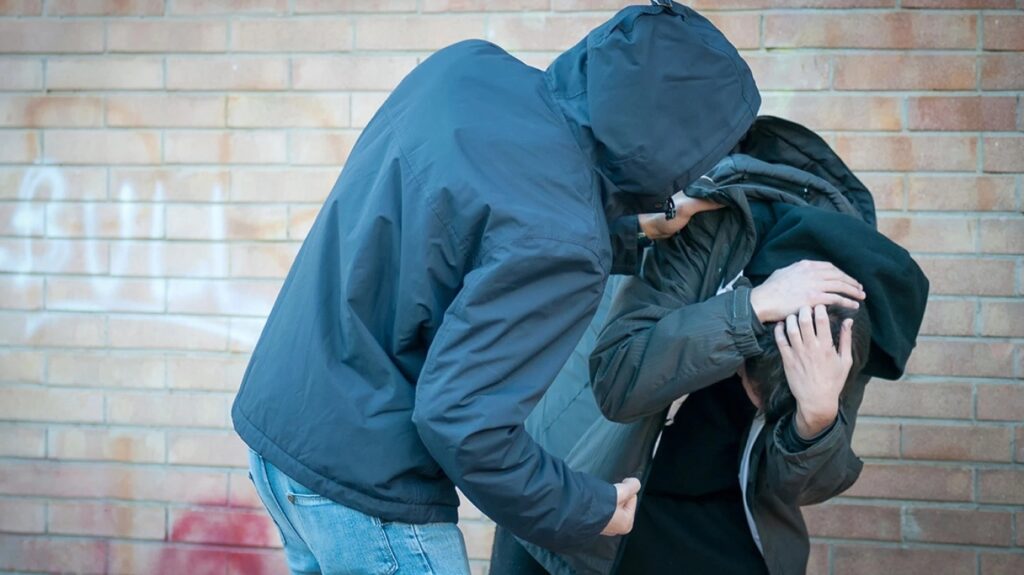 17χρονος ξυλοκόπησε άγρια 13χρονο μέσα σε σχολείο στη Θεσσαλονίκη