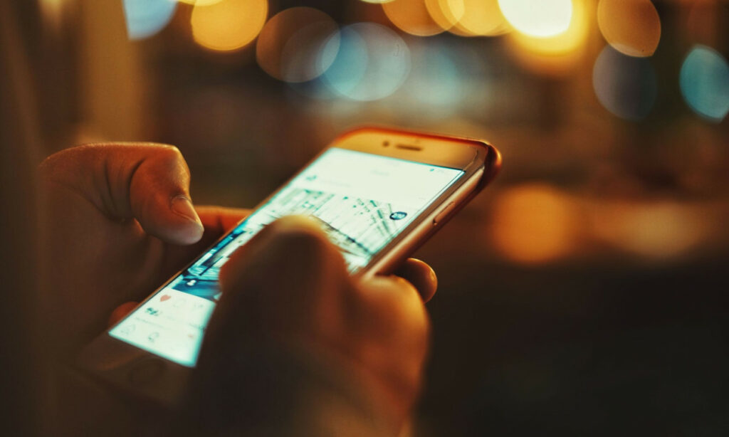 Έφηβοι: Το επάγγελμα του influencer θέλει να ακολουθήσει 1 στους 4 νέους -Τι δείχνει έρευνα του ΕΚΠΑ