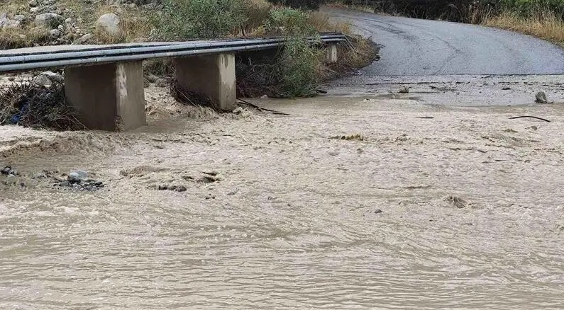 Κρήτη: Μία από τις μεγαλύτερες κακοκαιρίες των τελευταίων 20 ετών – Γιατί «βούλιαξε» το νησί