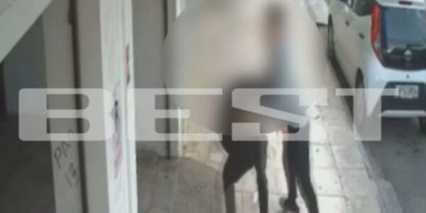 Καλαμάτα: Προκαλεί η μητέρα του 17χρονου που ξυλοκόπησε συνομήλικό του – «Τι του έκανε; Είναι νέα παιδιά που βράζει το αίμα τους»