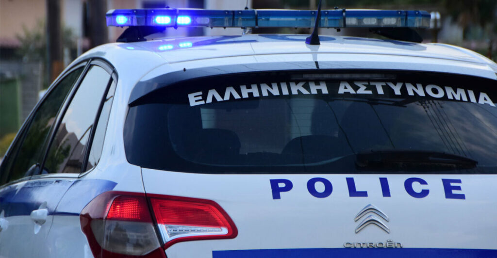 Συνελήφθη 16χρονος για διακίνηση ναρκωτικών στη Γλυφάδα, επιχείρησε να δραπετεύσει χτυπώντας με μπουνιές και κλωτσιές αστυνομικούς