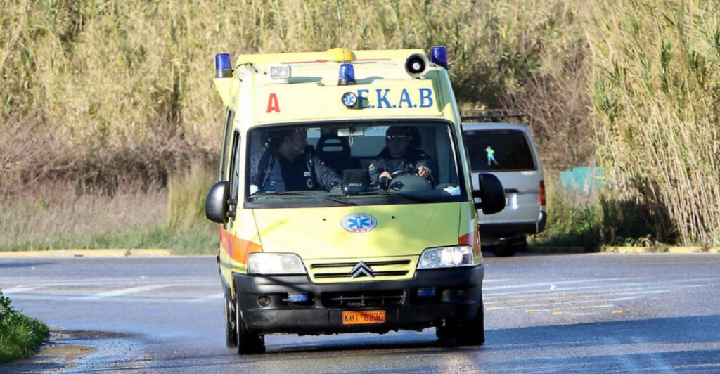 Νεκρή 29χρονη μετά από πτώση από ταράτσα πολυκατοικίας στην Πάτρα, βρέθηκε σημείωμα δίπλα της